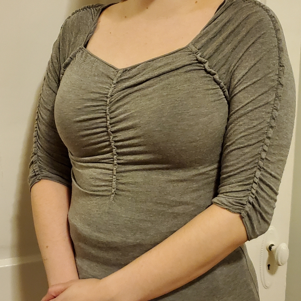 Max Studio Ruched Grey Top - Picture 2 of 4